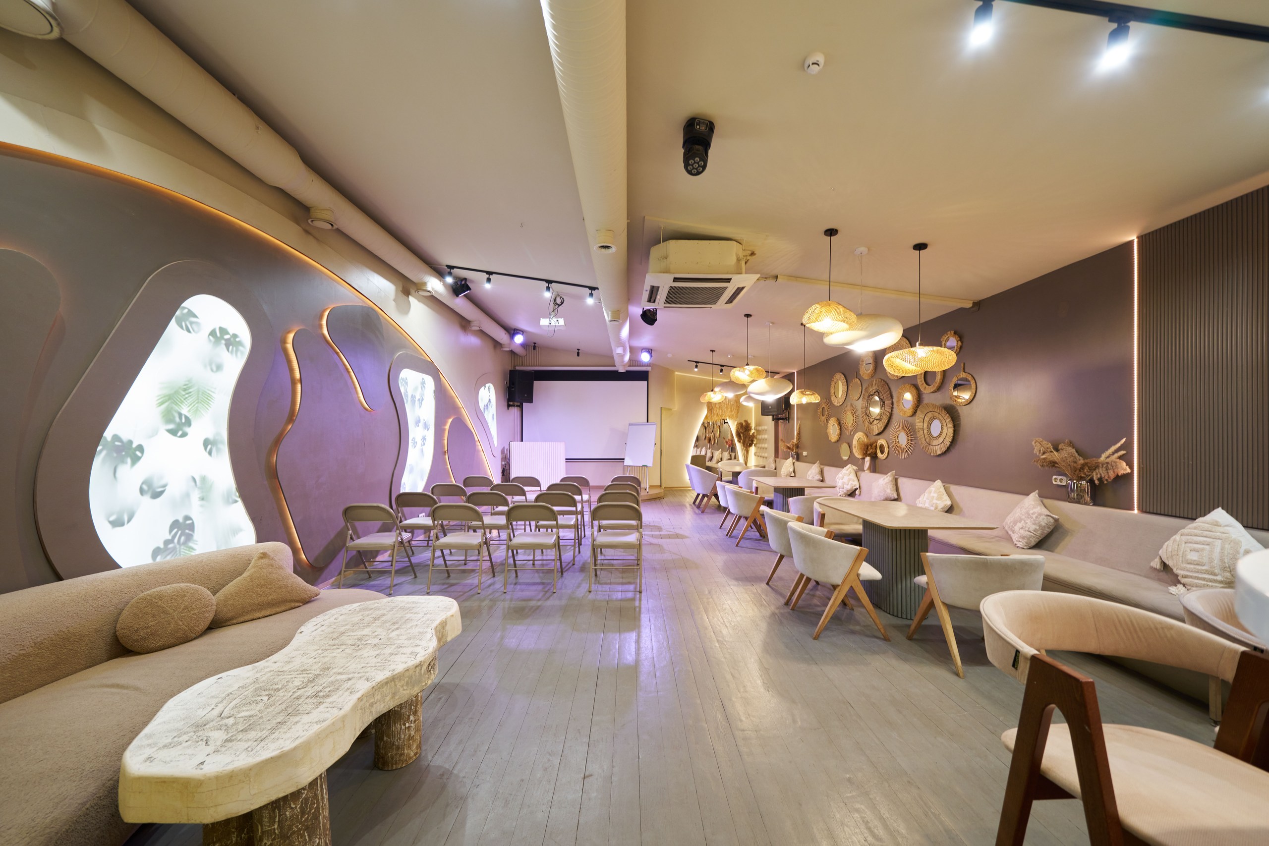 Конференц-Зал «Зал «АВГУСТ» для лекций и тренингов на Курской» – фото №1