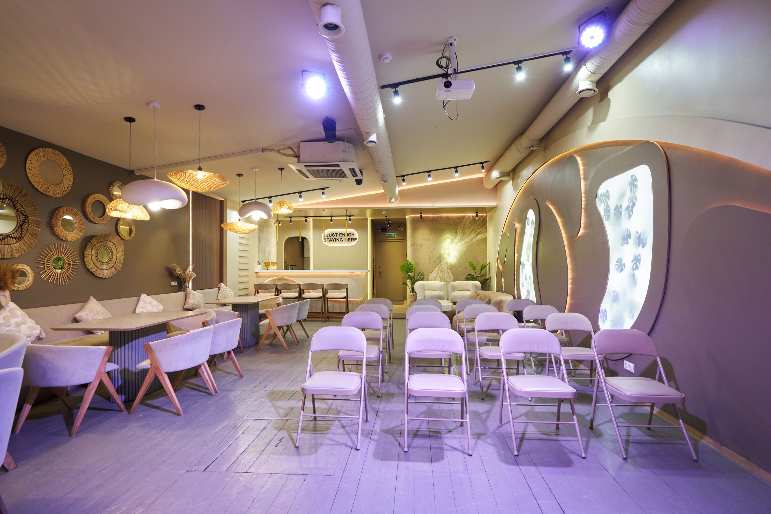 Конференц-Зал «Зал «АВГУСТ» для лекций и тренингов на Курской» – фото №2