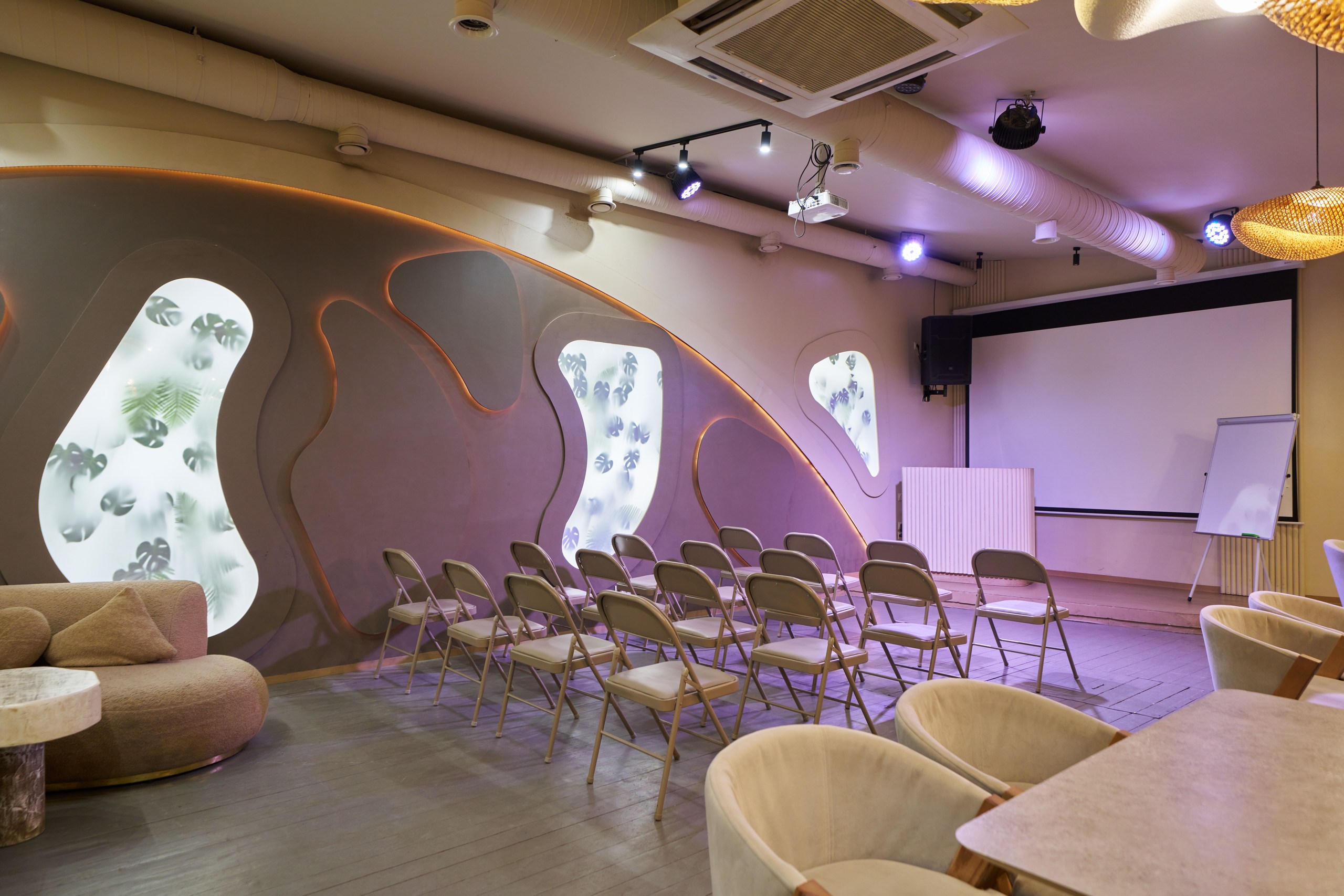 Конференц-Зал «Зал «АВГУСТ» для лекций и тренингов на Курской» – фото №3